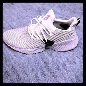 Adidas Alpha bounce running shoes